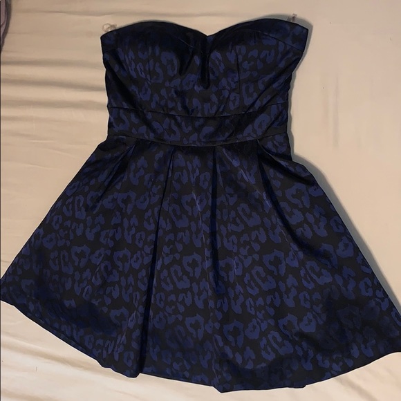 Forever 21 Dresses & Skirts - Strapless blue cheetah print dress